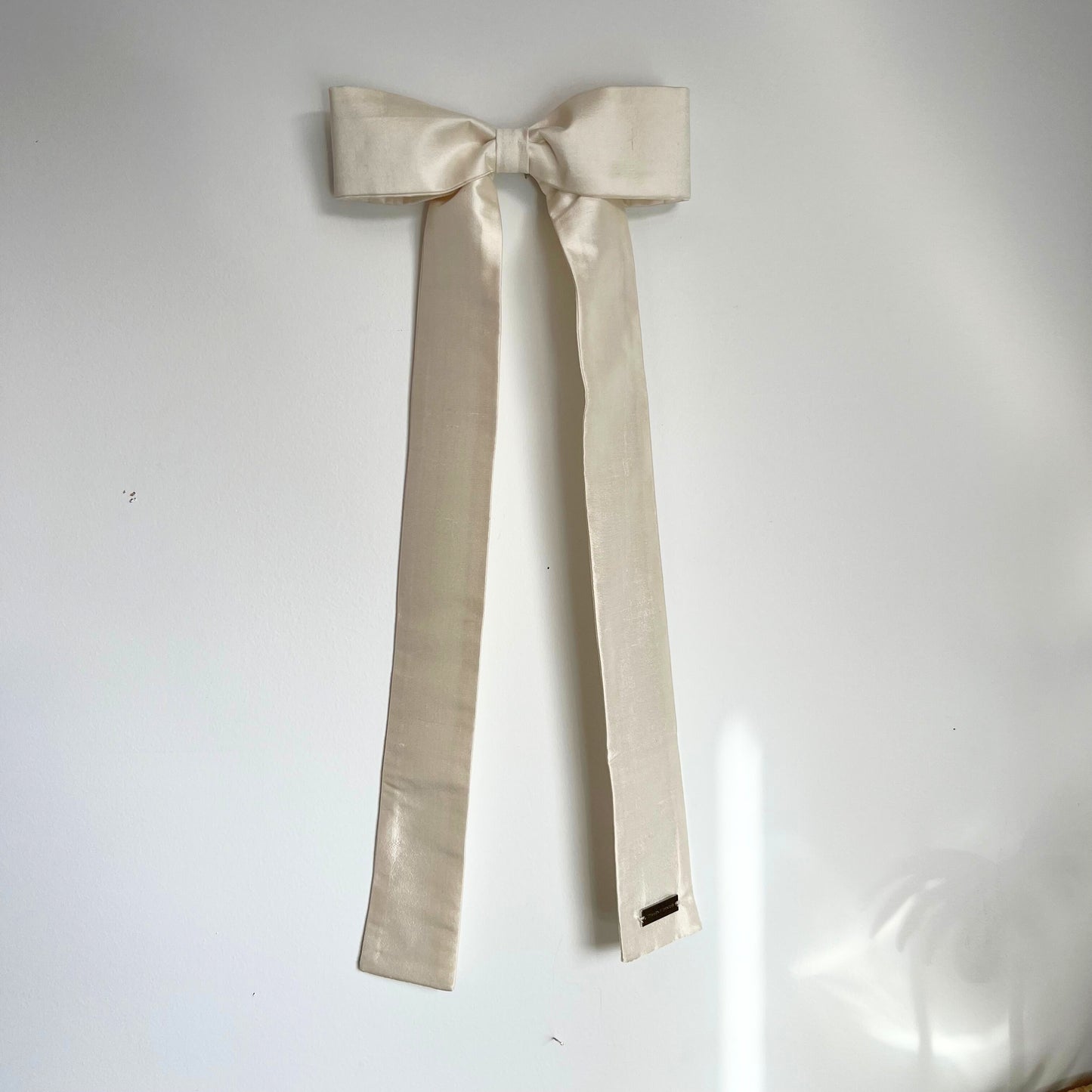 Murphy Bow: White