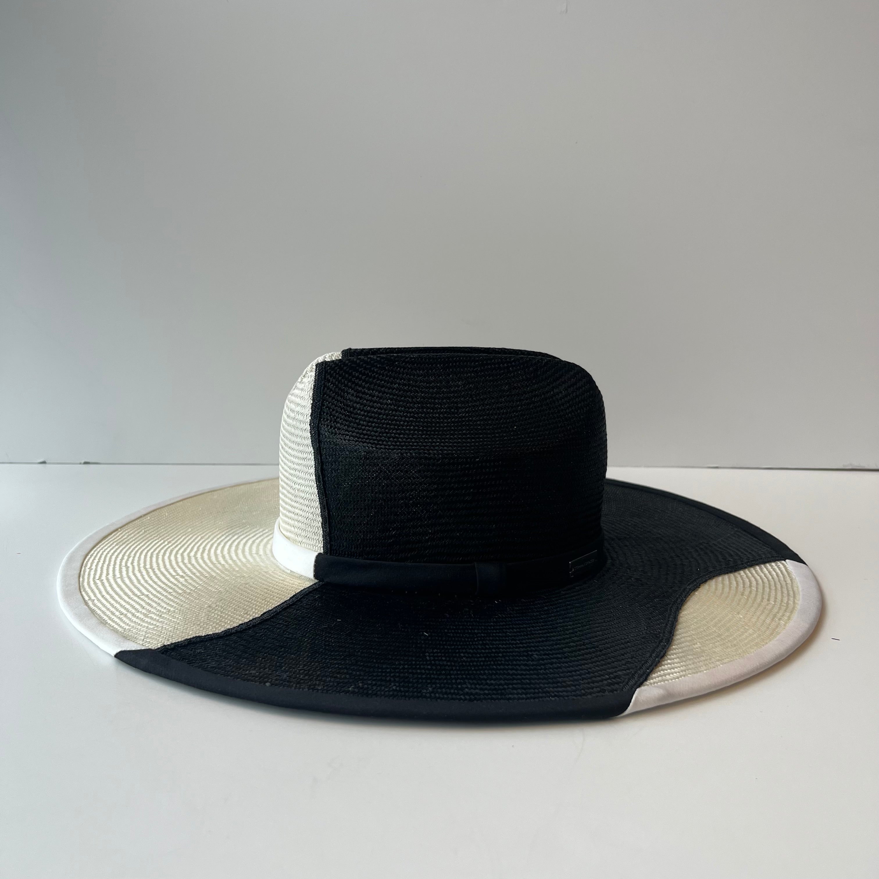 Clarke Duo Hat: Black and White