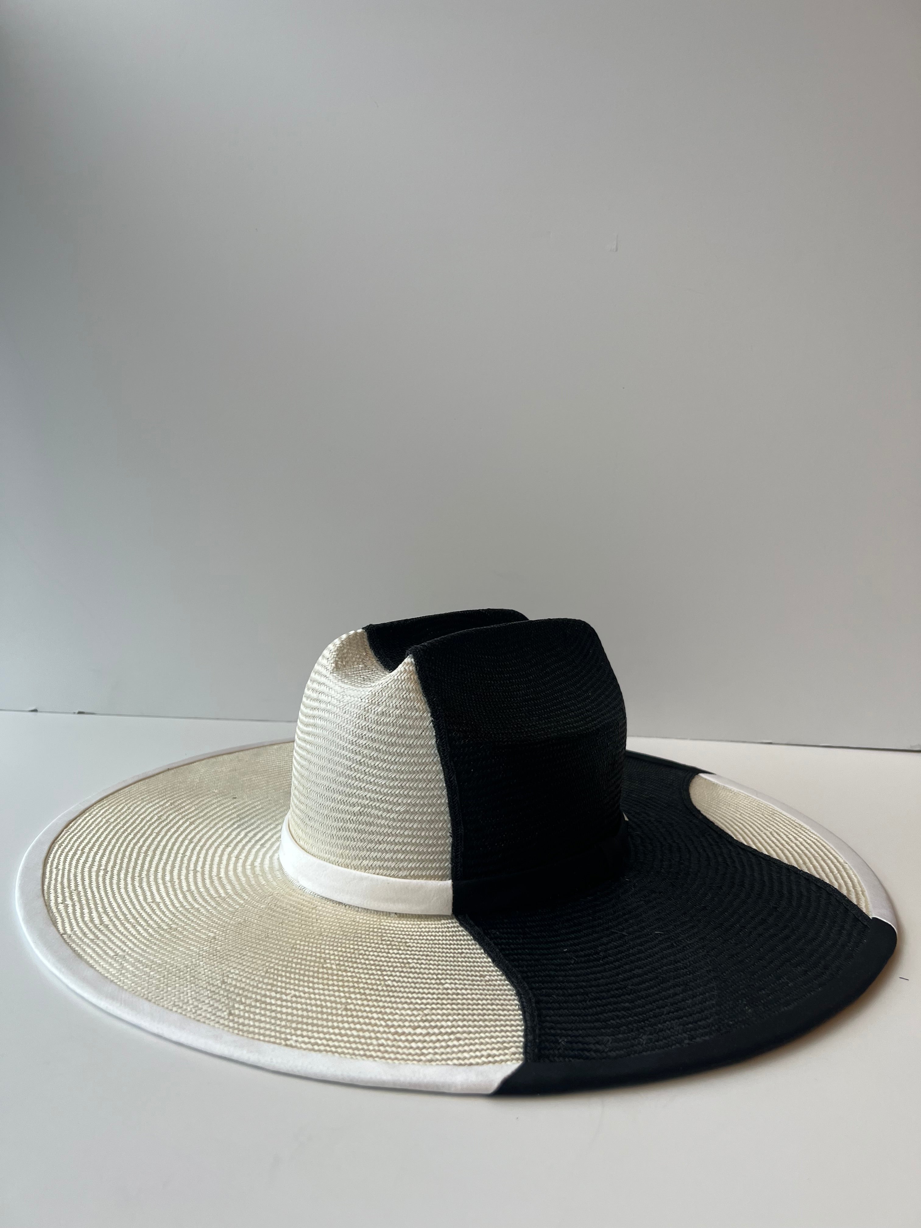 Clarke Duo Hat: Black and White