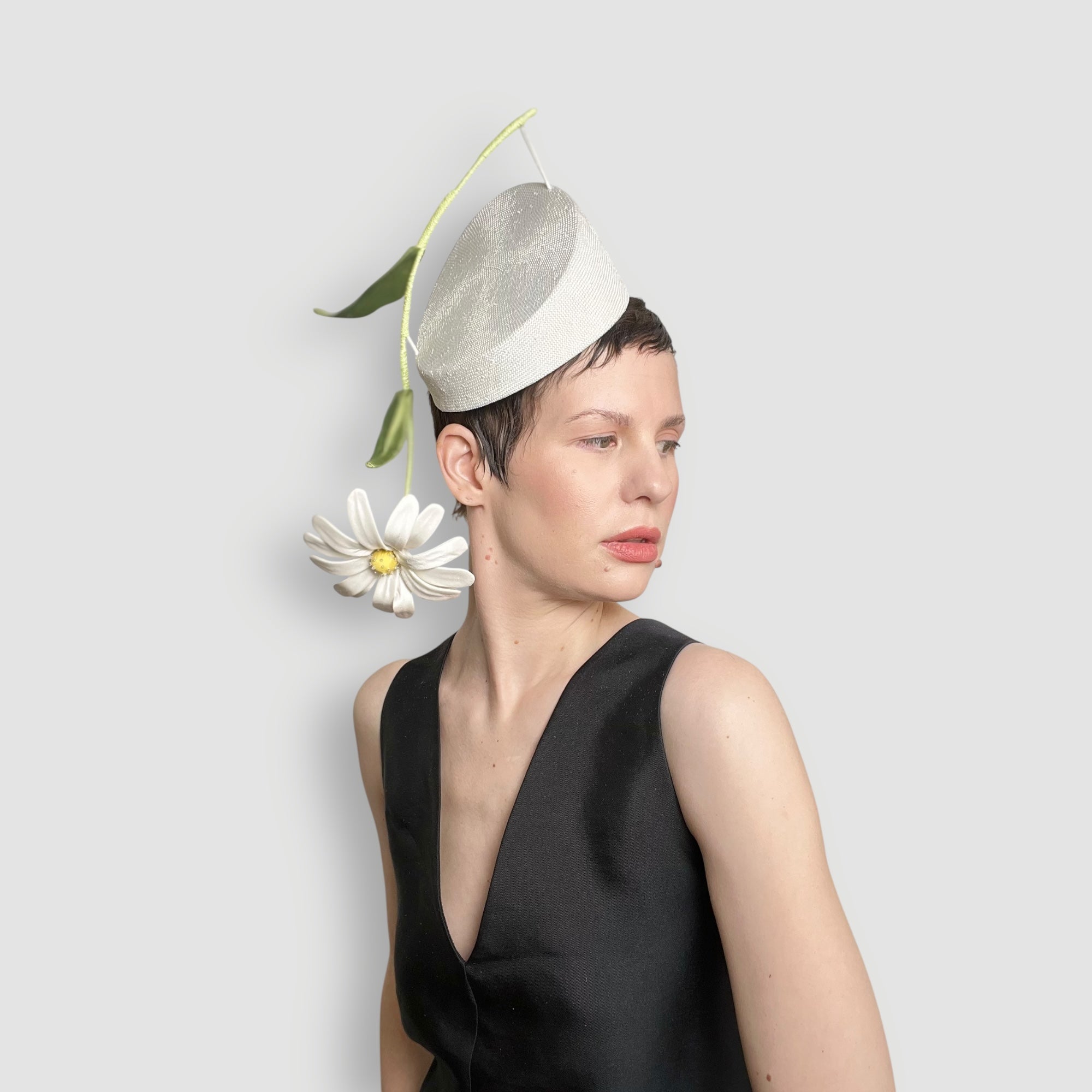 Seppi Pillbox: White Daisy