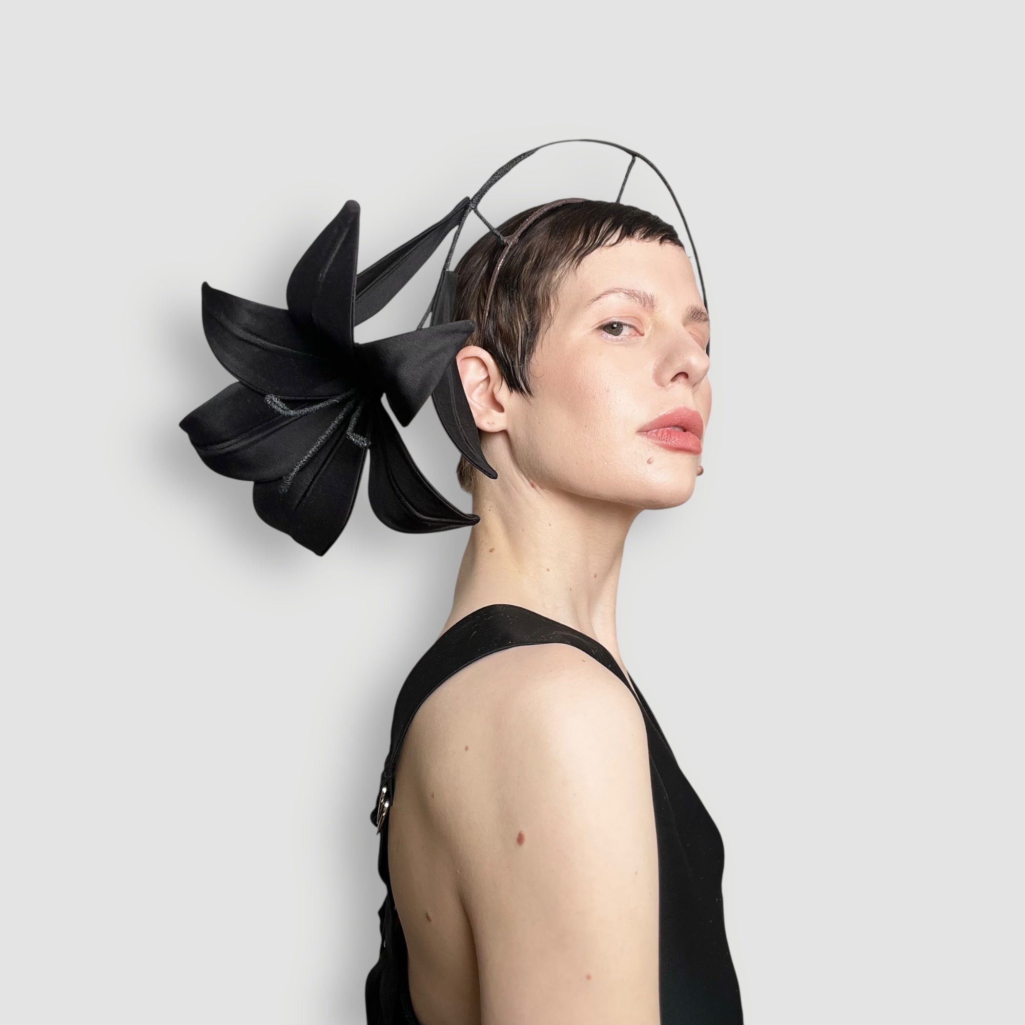 Wray Lily Headband- Black